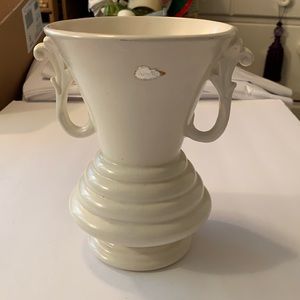 VINTAGE RUMRILL 631 RED WING ART POTTERY MATT CREMEWARE /PAPER TAG 7”TALL/5” ACT